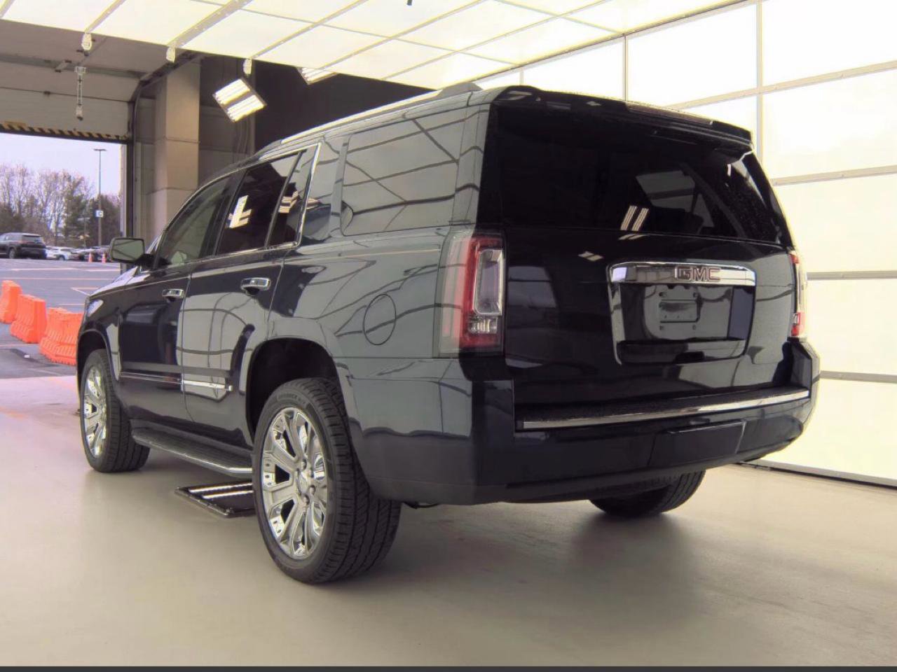 Used 2019 GMC Yukon Denali w/ Open Road Package image 3