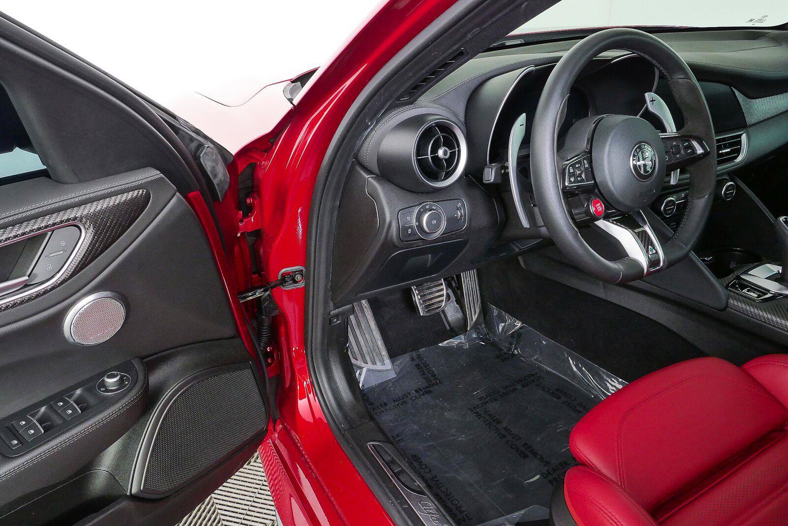 Used 2024 Alfa Romeo Giulia Quadrifoglio RWD image 8
