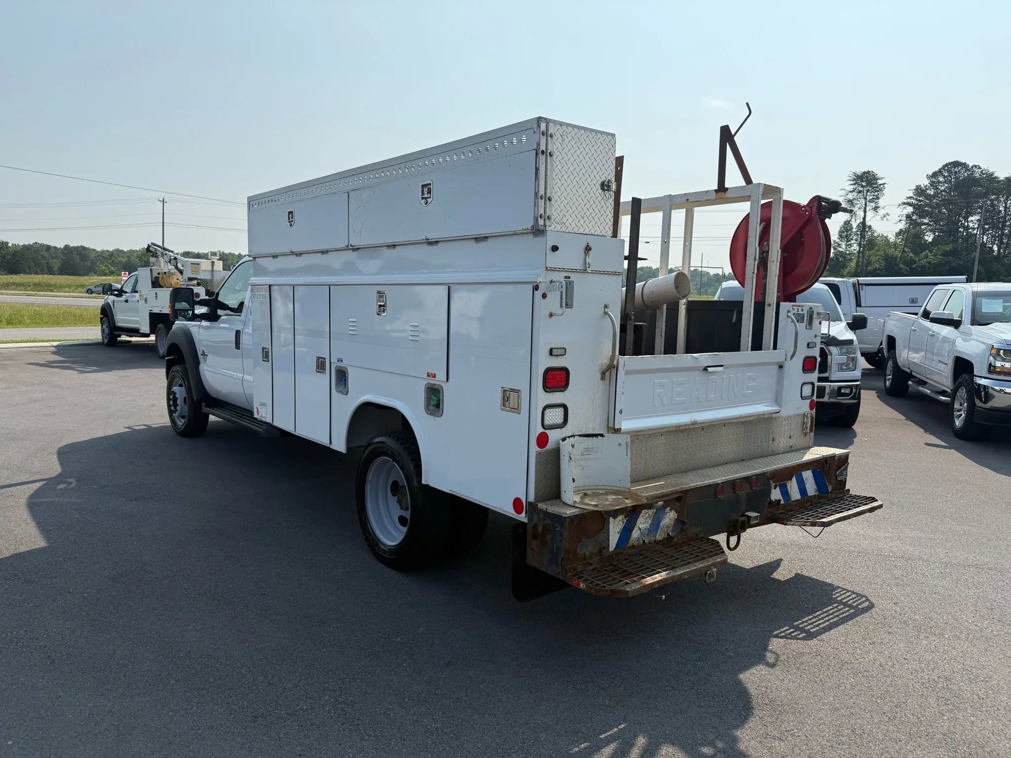 Used 2016 Ford F550 XLT 162  W.B. 4D image 3