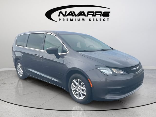 Used 2022 Chrysler Voyager LX FWD image 1