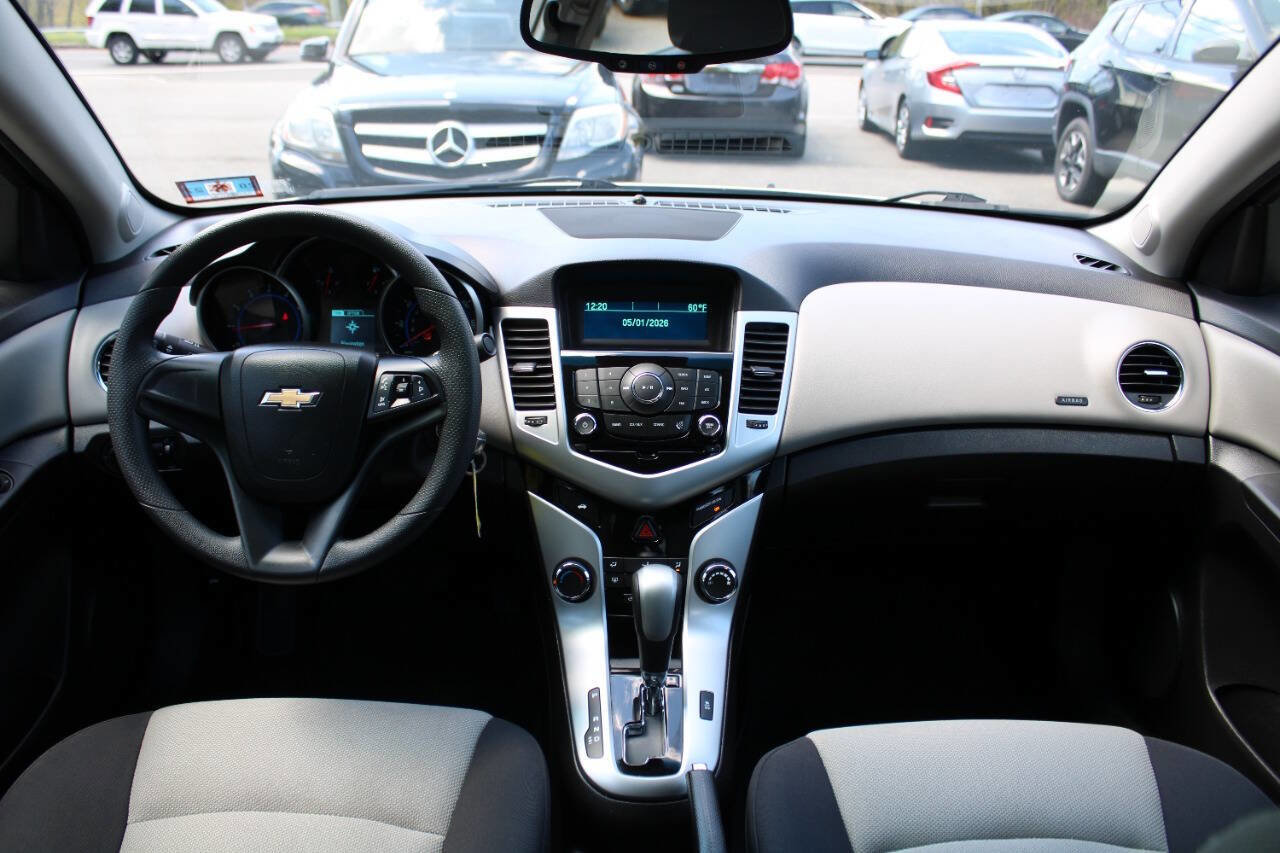 Used 2016 Chevrolet Cruze LS FWD image 32