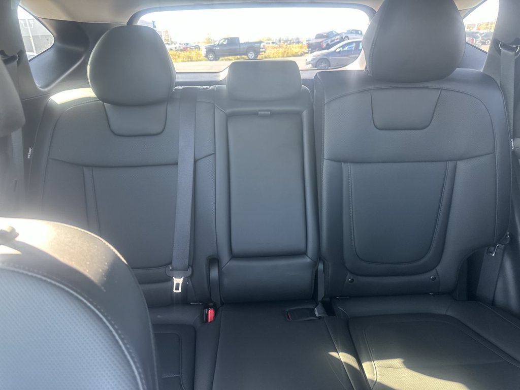 Used 2025 Hyundai Tucson SEL AWD/4WD image 13