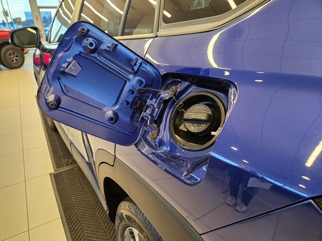 Used 2024 Toyota Corolla Cross XLE image 32