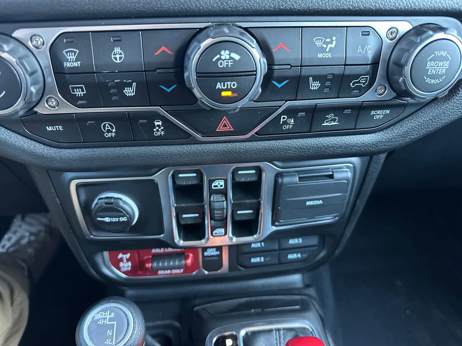 New 2025 Jeep Gladiator Sport AWD/4WD image 25