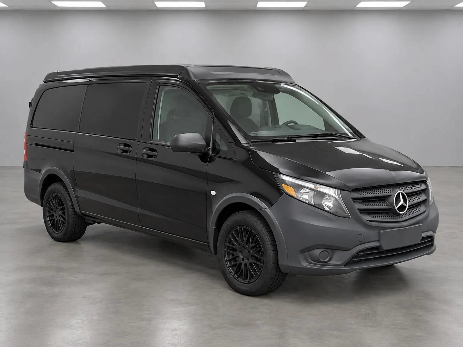 Used 2020 Mercedes-Benz Metris Passenger image 30