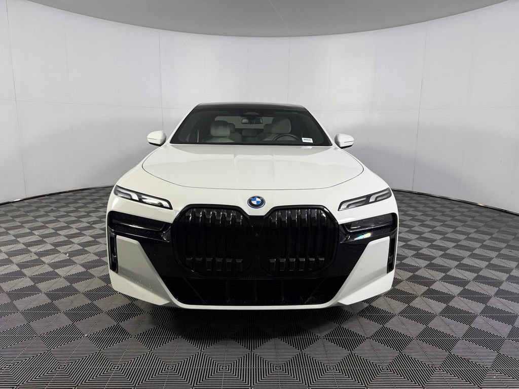 Used 2023 BMW i7 xDrive60 w/ Parking Assistance Package AWD/4WD image 8