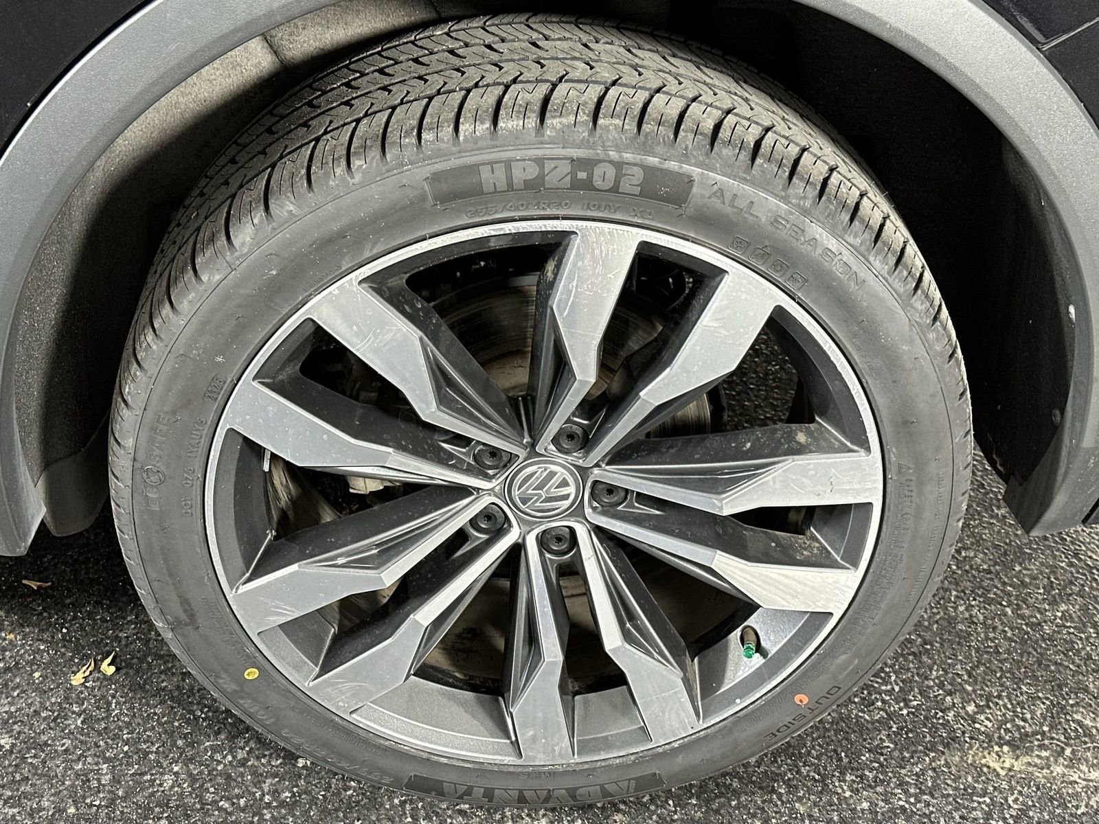 Used 2020 Volkswagen Tiguan SEL Premium R-Line image 14