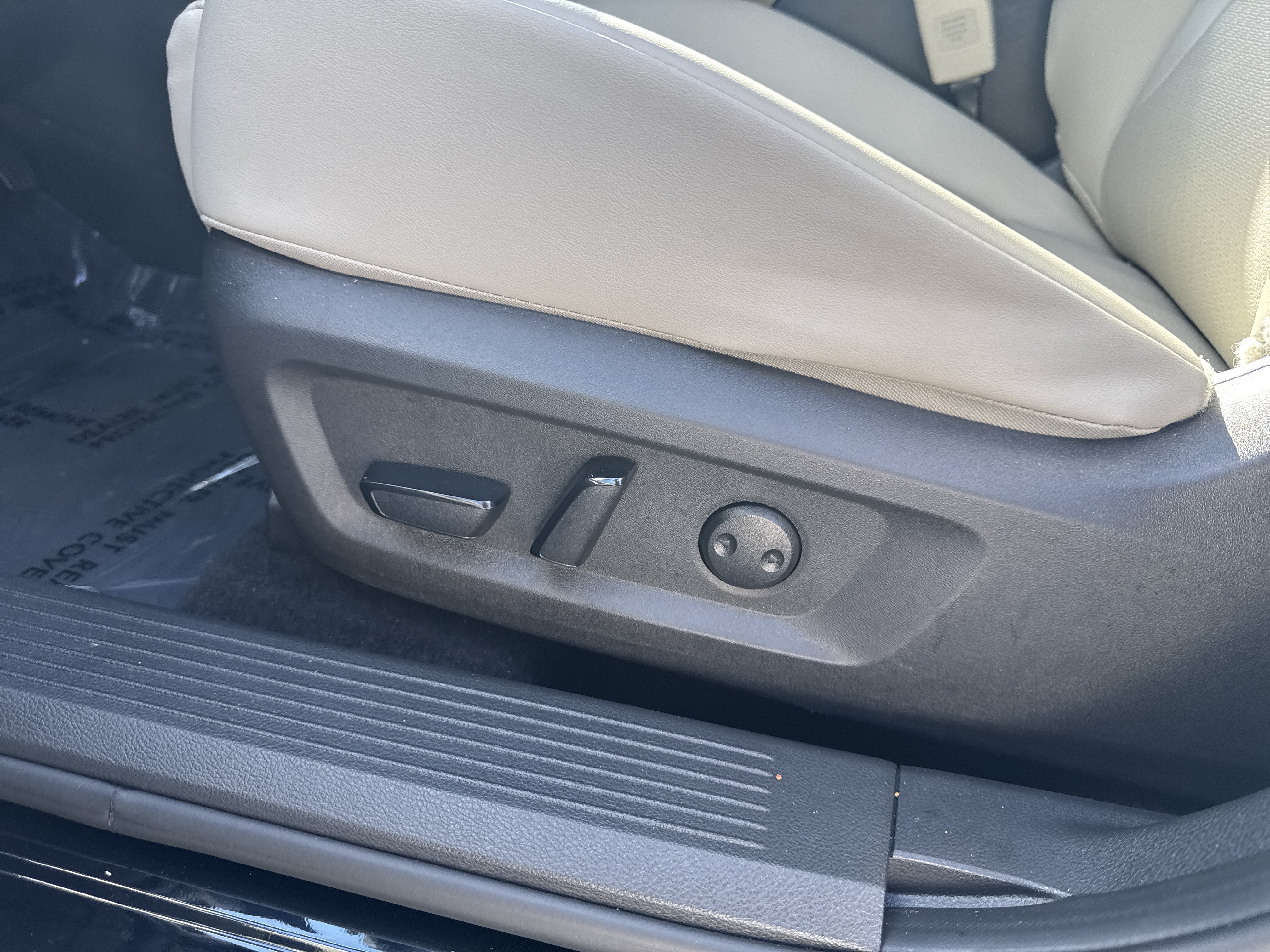 Used 2024 Nissan Rogue SV w/ SV Premium Package AWD/4WD image 12