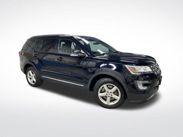 Used 2017 Ford Explorer XLT image 37