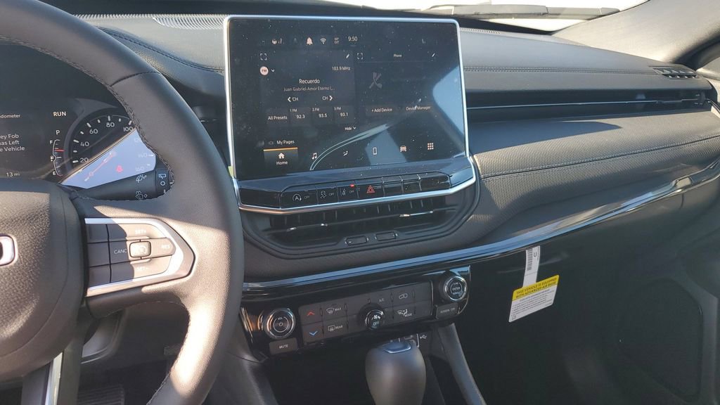 New 2026 Jeep Compass Latitude image 24