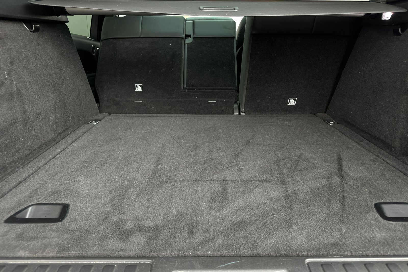 Used 2018 Land Rover Range Rover Sport SE image 16