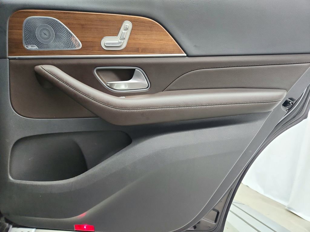 Used 2020 Mercedes-Benz GLS 450 4MATIC image 35