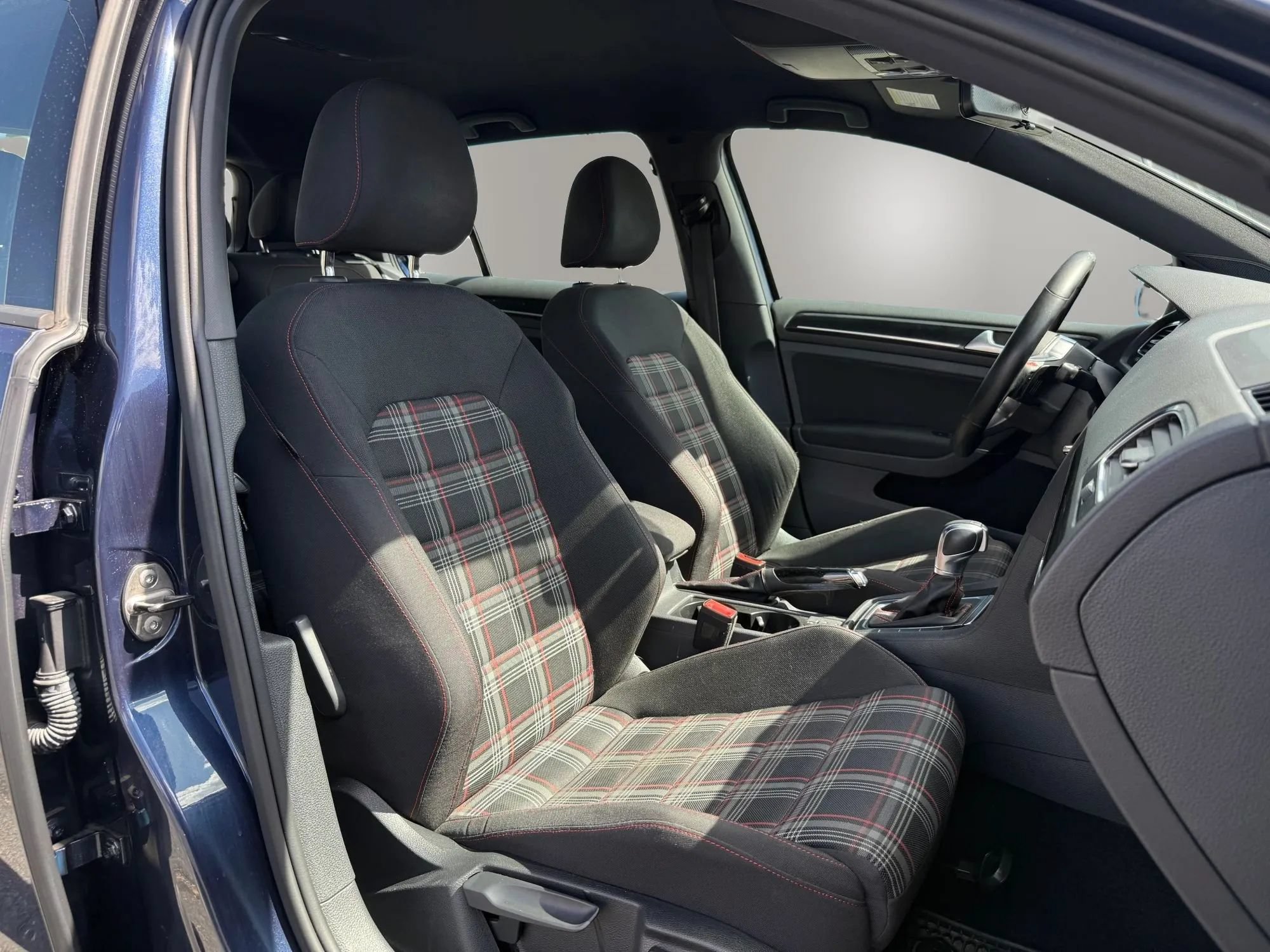 Used 2016 Volkswagen GTI S FWD image 37