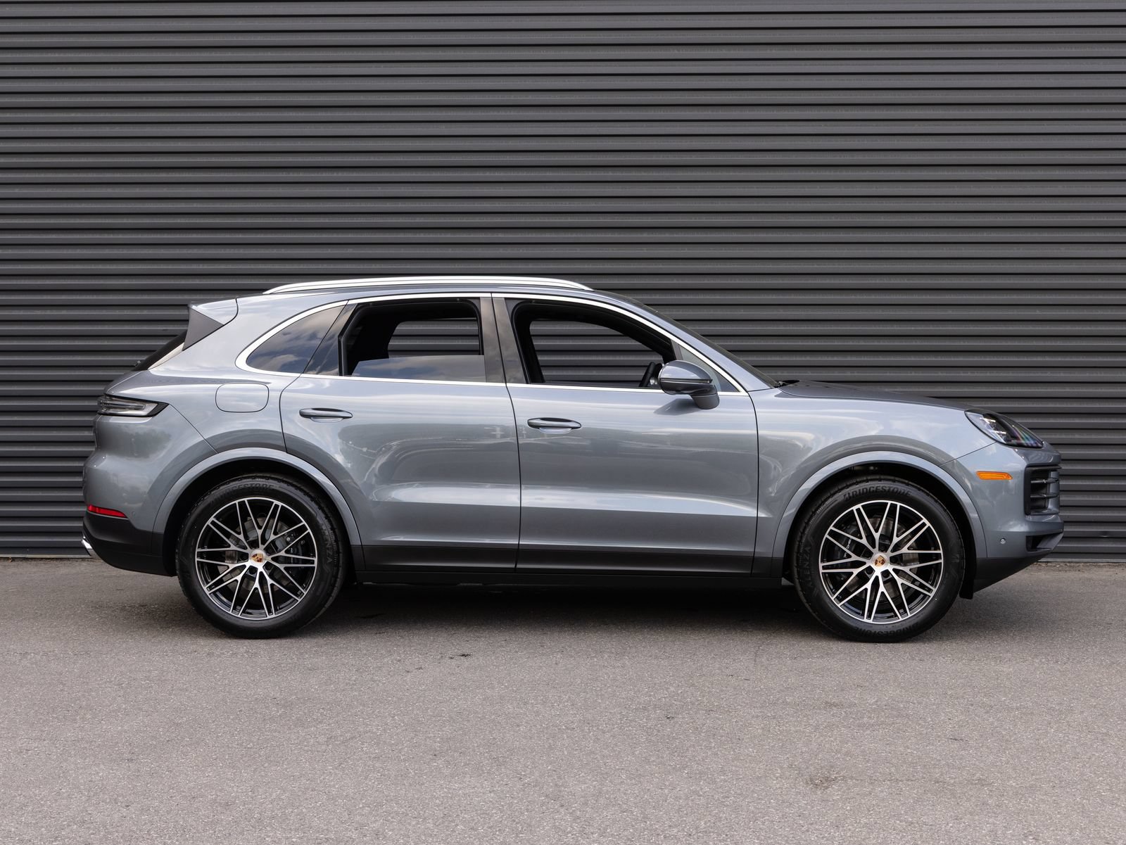 Certified 2026 Porsche Cayenne AWD/4WD image 8