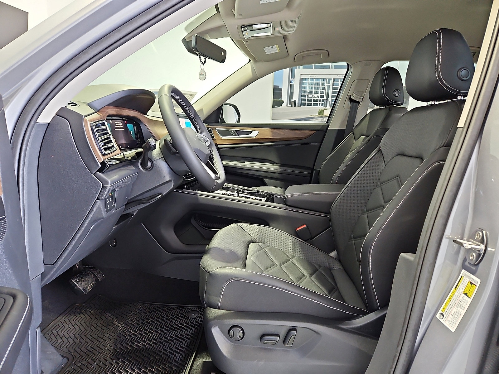 New 2026 Volkswagen Atlas SE FWD image 12