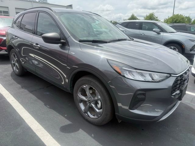 Used 2025 Ford Escape ST-Line AWD/4WD image 1
