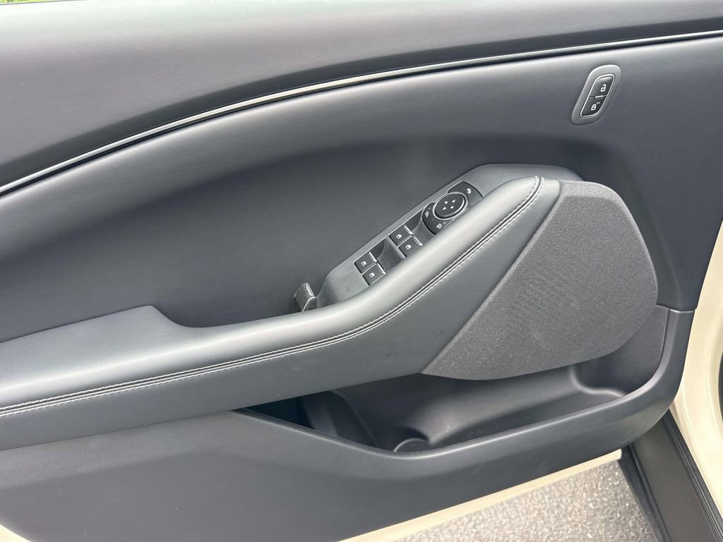 Certified 2025 Ford Mustang Mach-E Select RWD image 21