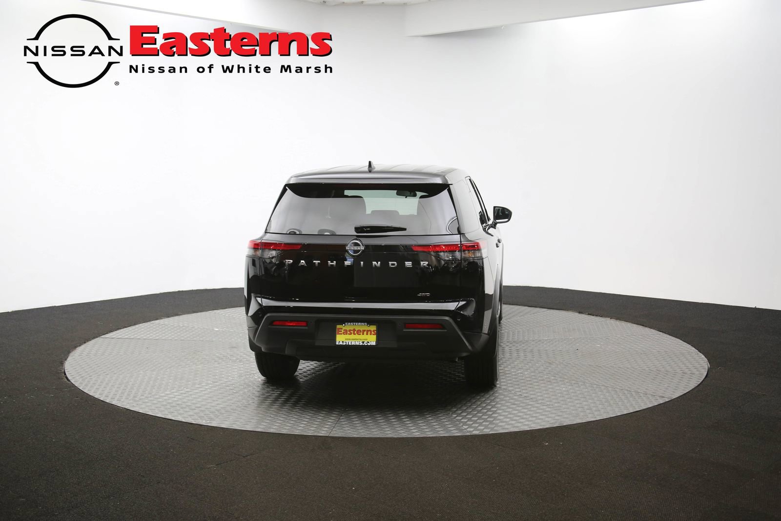 Used 2025 Nissan Pathfinder S image 52