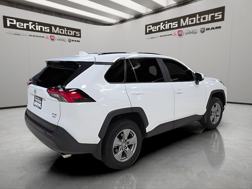 Used 2025 Toyota RAV4 XLE w/ Convenience Package AWD/4WD image 5