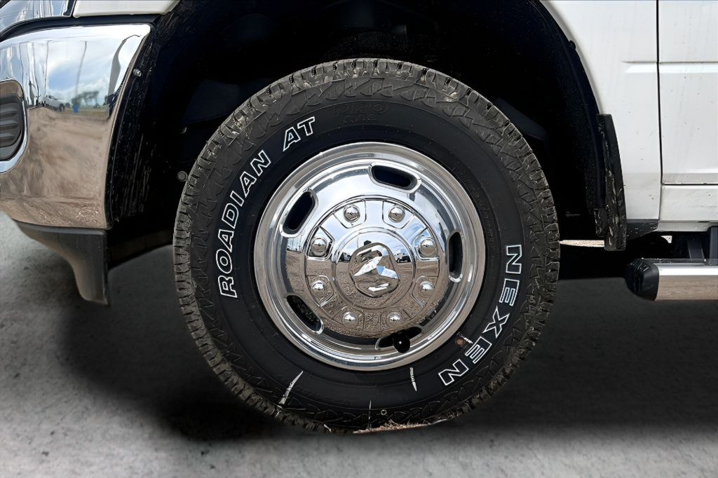 New 2024 RAM 3500 Tradesman AWD/4WD image 12