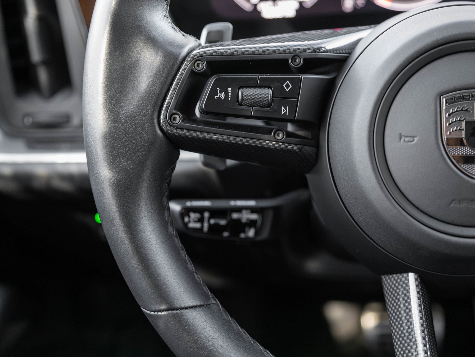 Used 2025 Porsche Cayenne Turbo image 15