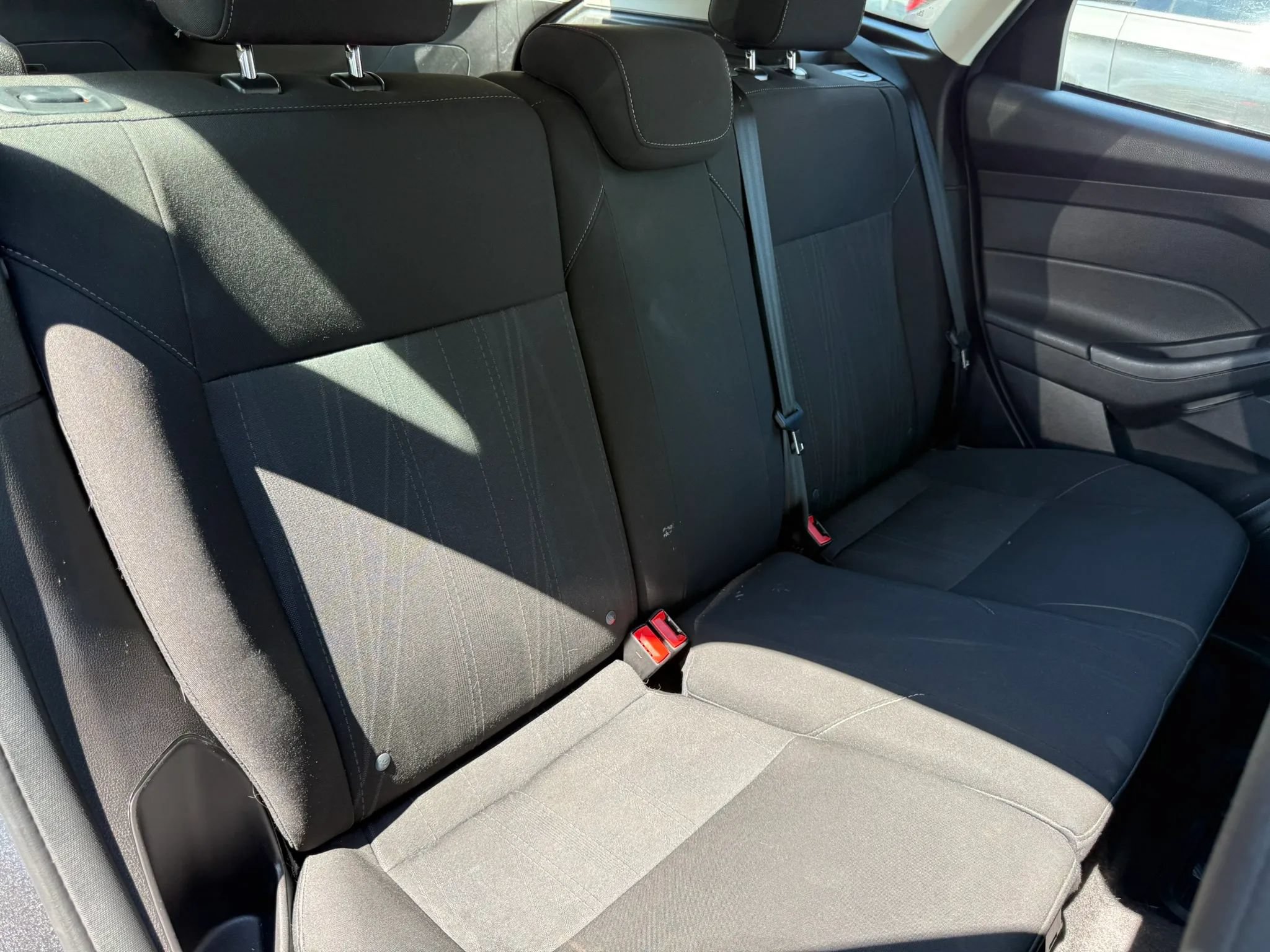 Used 2018 Ford Focus SE FWD image 16