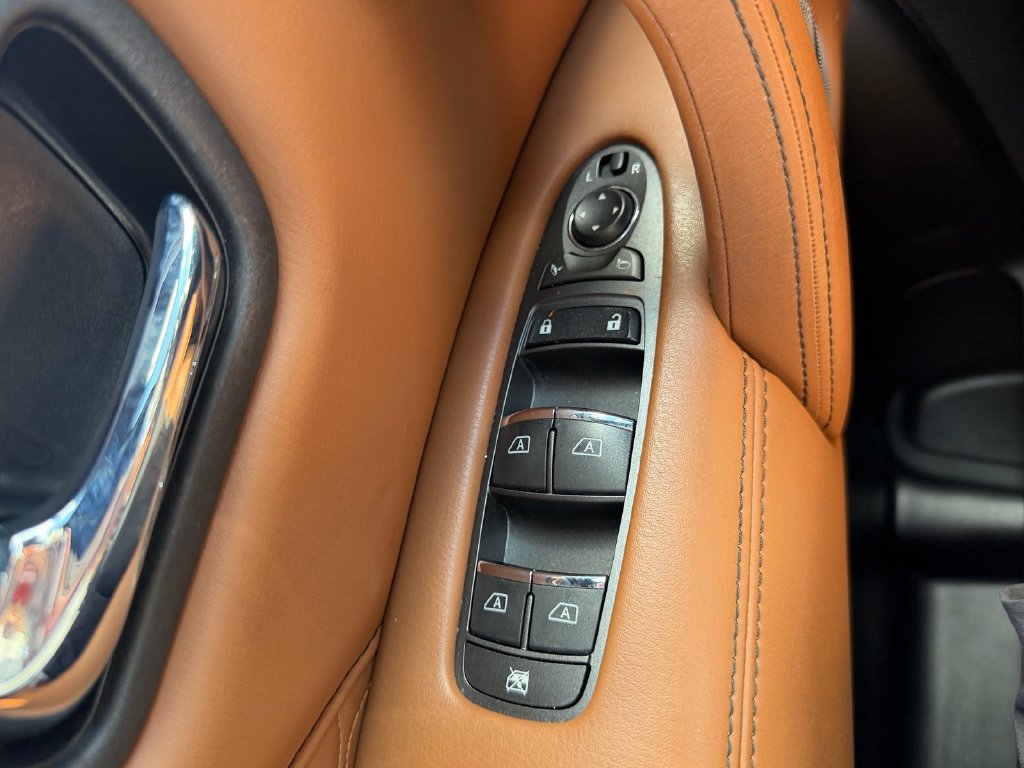 Used 2024 INFINITI QX80 Sensory AWD/4WD image 37