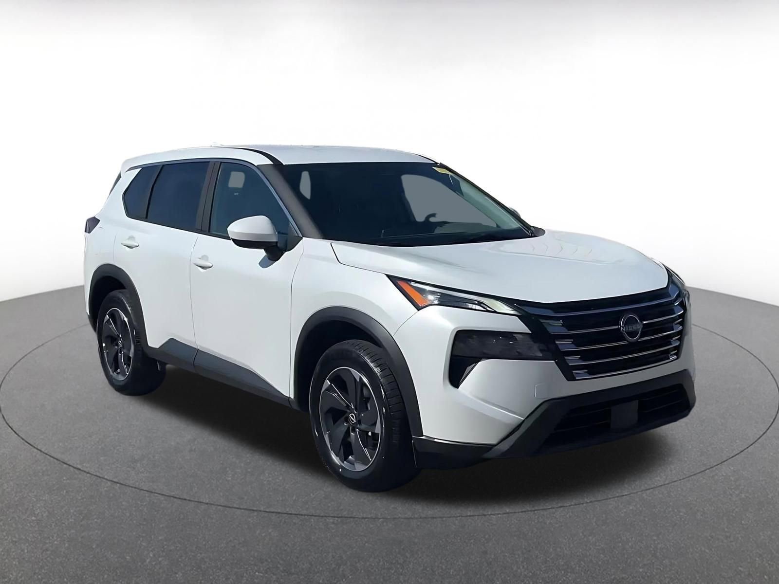 Used 2025 Nissan Rogue SV FWD image 2