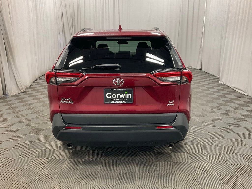 Used 2021 Toyota RAV4 LE image 7