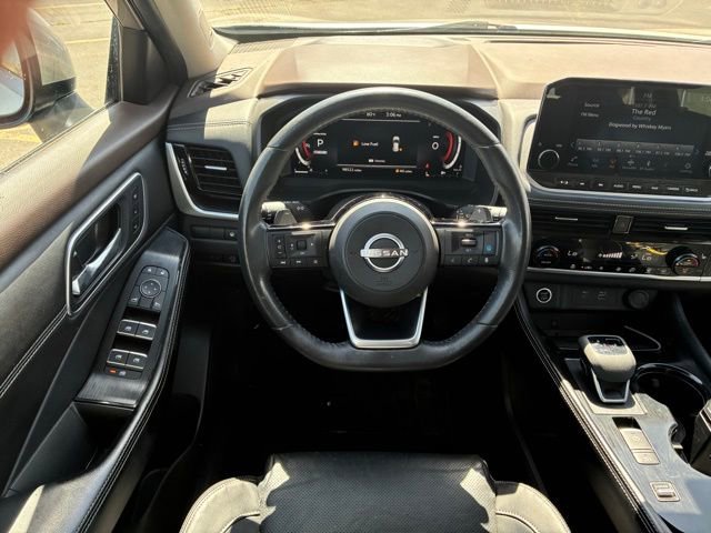 Certified 2023 Nissan Rogue Platinum FWD image 17