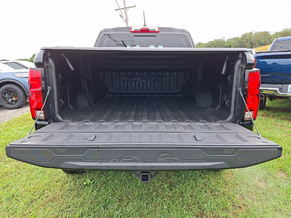 Used 2024 Chevrolet Colorado ZR2 w/ Technology Package AWD/4WD image 27