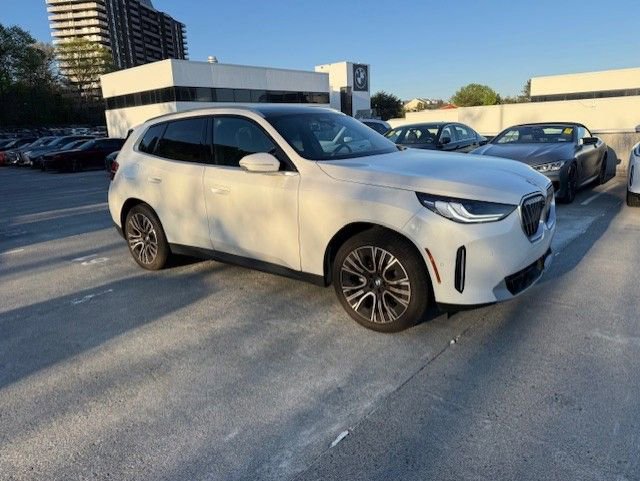 Used 2025 BMW X3 xDrive30i w/ Premium Package image 2