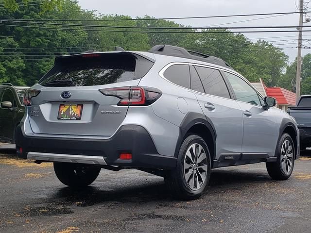 Used 2024 Subaru Outback Limited image 3