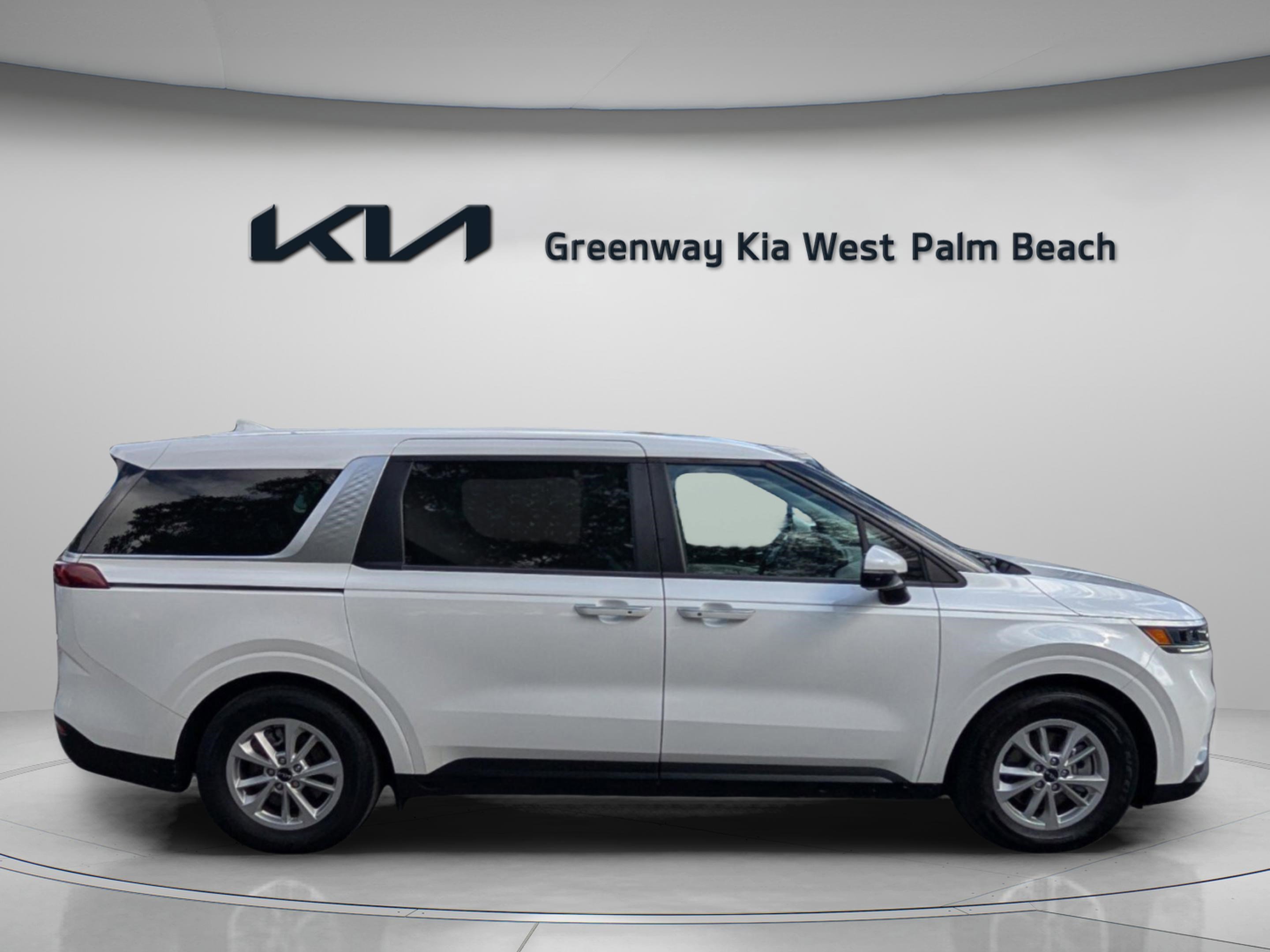 Certified 2024 Kia Carnival LX image 8