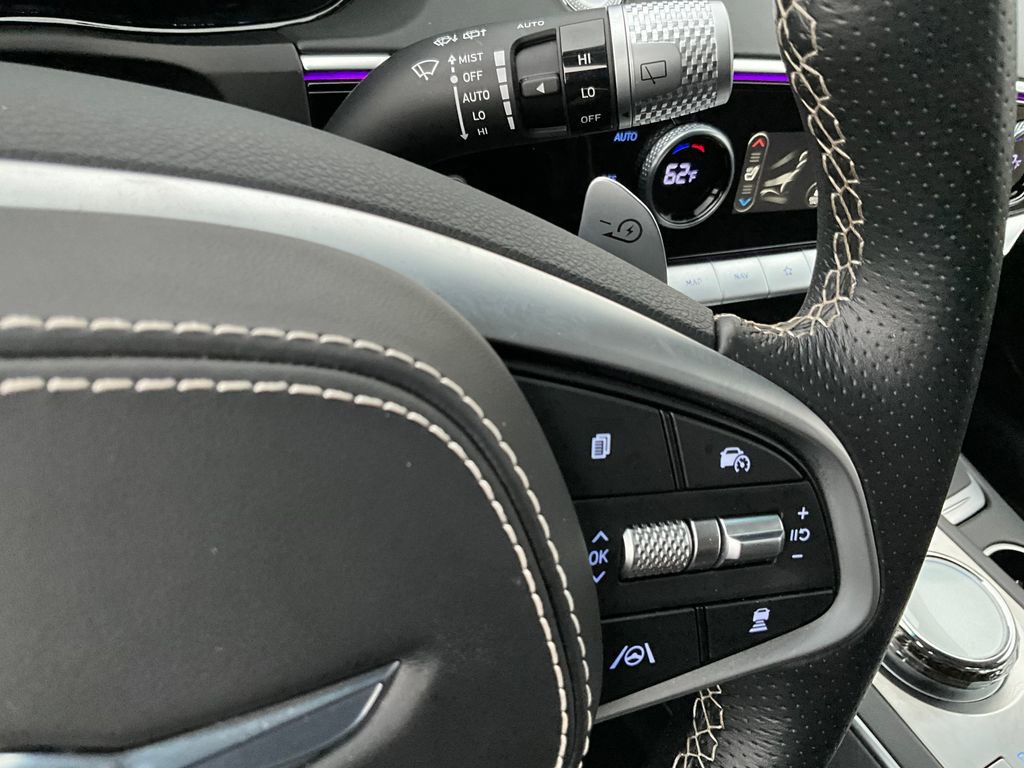 Used 2025 Genesis Electrified GV70 Advanced w/ Prestige Package image 35