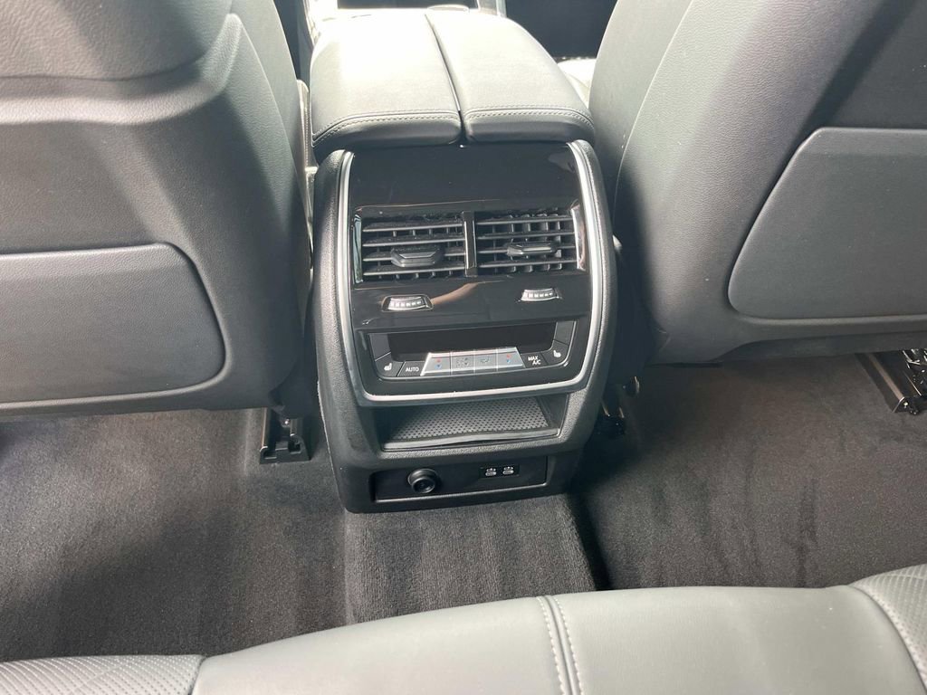 Used 2025 BMW X5 sDrive40i RWD image 17