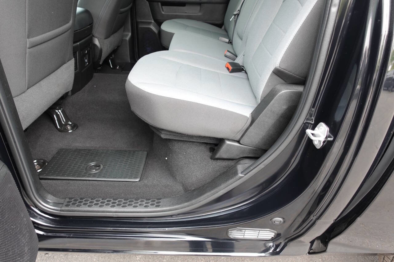 Used 2023 RAM 1500 Classic SLT w/ Electronics Convenience Group AWD/4WD image 22