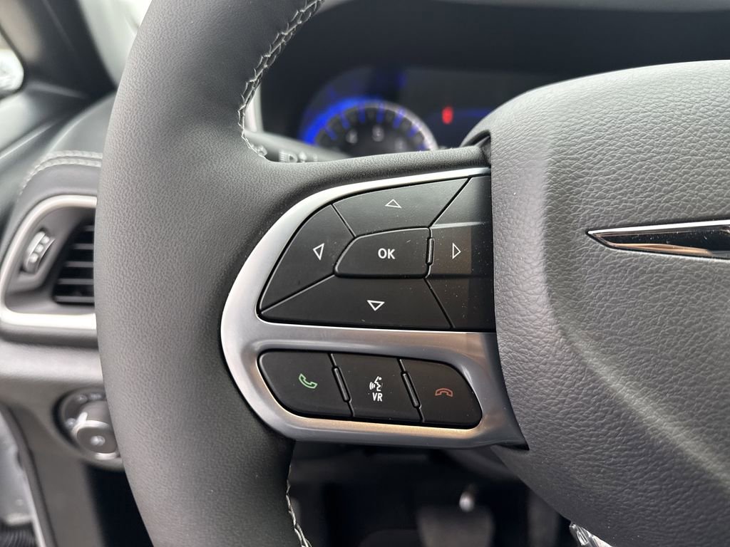 New 2026 Chrysler Pacifica Select image 17