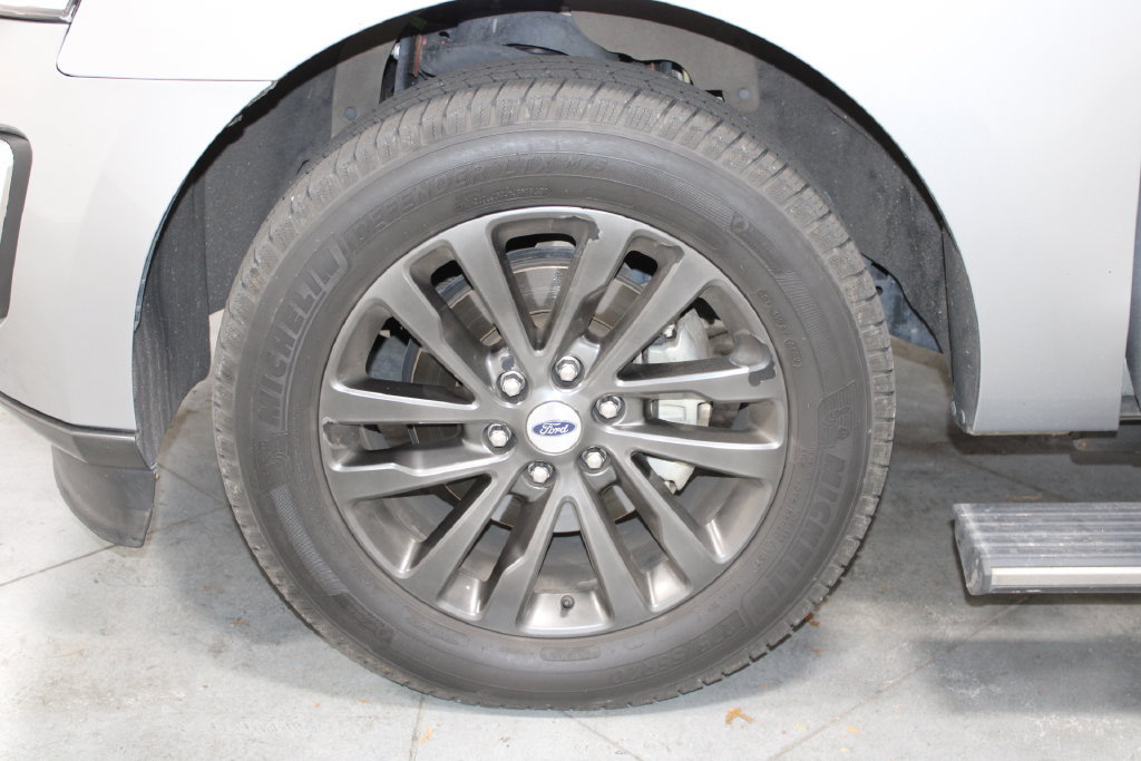Used 2020 Ford Expedition Limited w/ Equipment Group 301A RWD image 40