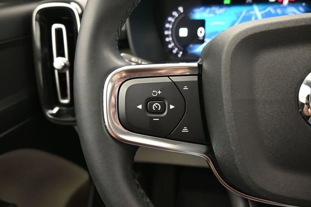 Used 2023 Volvo XC40 B5 Plus w/ Protection Package Premier AWD/4WD image 23