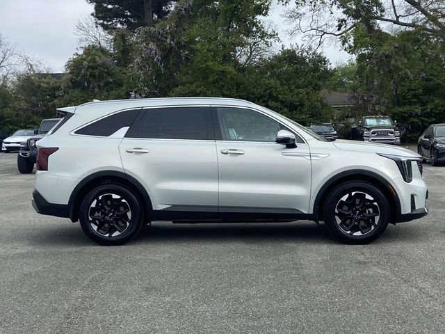 New 2026 Kia Sorento S image 2