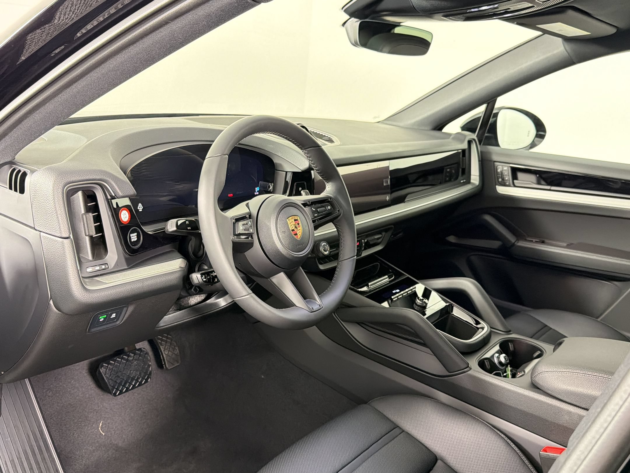 Certified 2026 Porsche Cayenne Coupe AWD/4WD image 4
