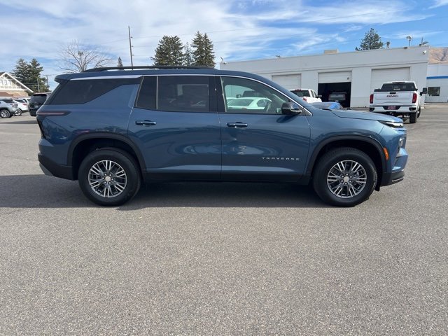 New 2026 Chevrolet Traverse LT w/ Driver Confidence Package image 2