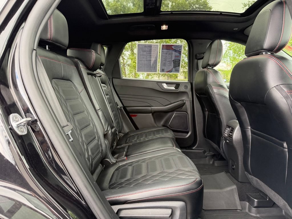 Used 2024 Ford Escape ST-Line Elite w/ Premium Technology Package AWD/4WD image 28