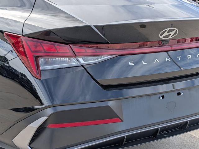 Used 2024 Hyundai Elantra SEL w/ Convenience Package FWD image 9