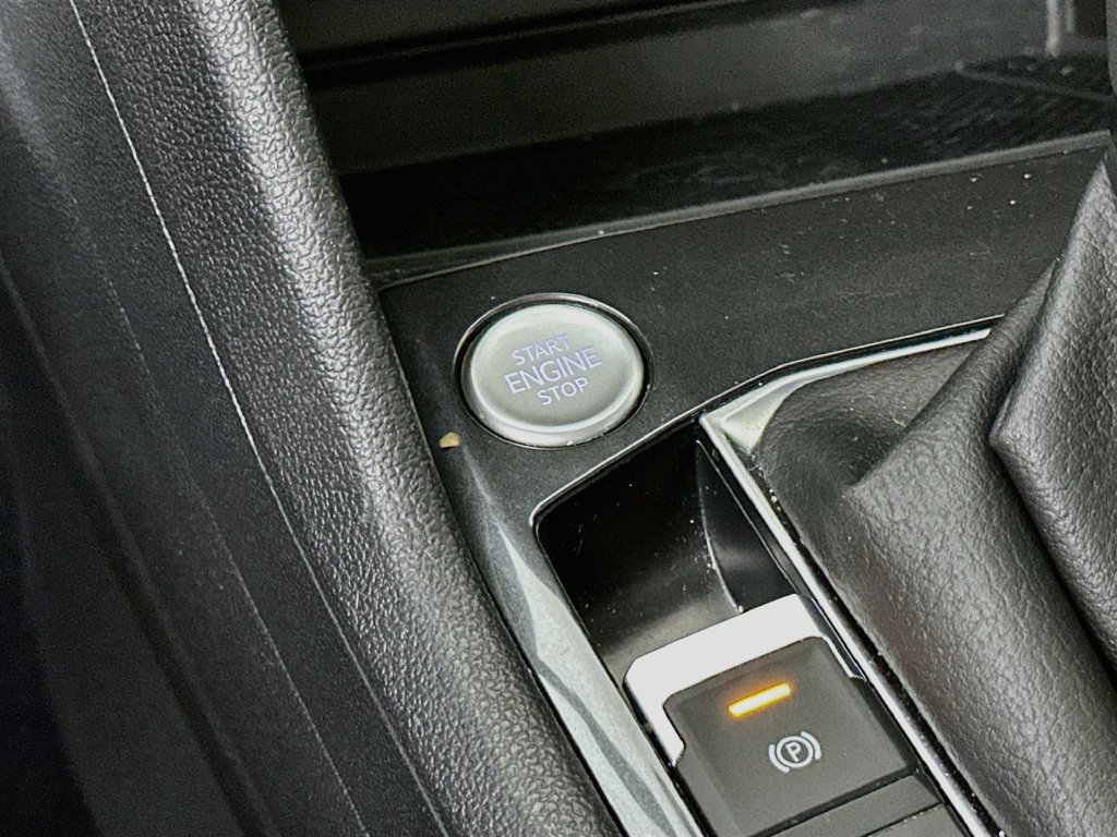 Used 2023 Volkswagen Tiguan SE w/ Panoramic Sunroof Package FWD image 19