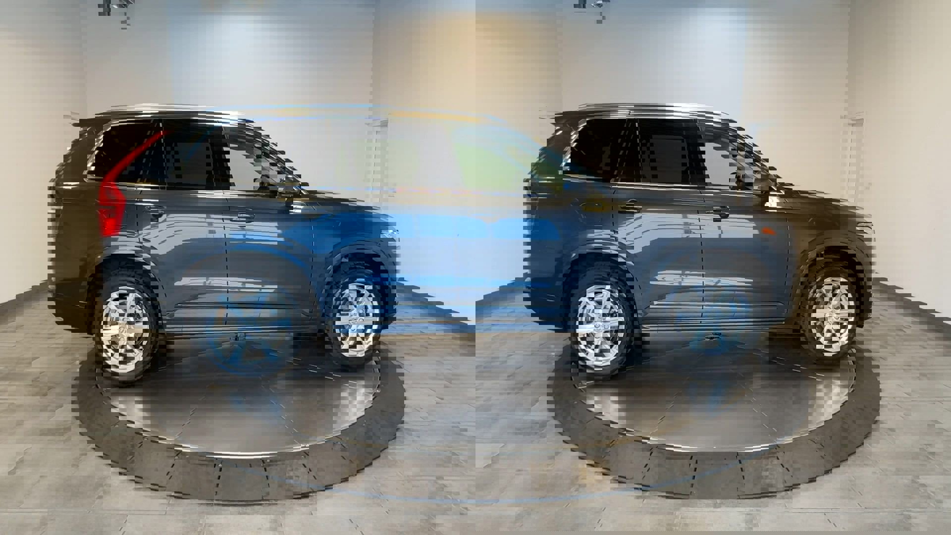 Used 2022 Volvo XC90 T5 Momentum image 9