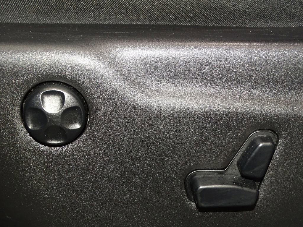 Used 2021 Jeep Grand Cherokee Limited image 22