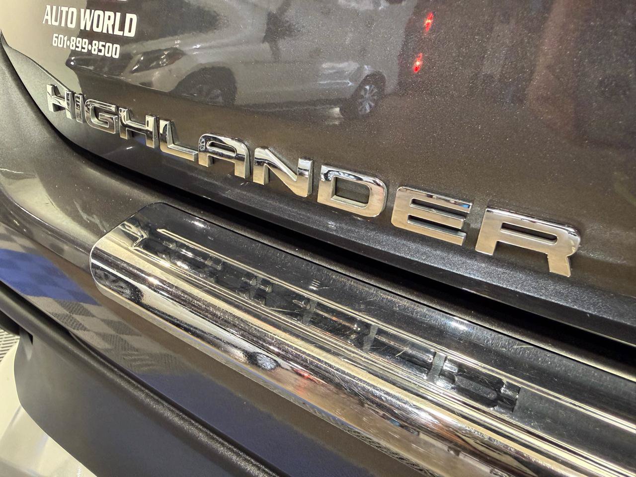 Used 2023 Toyota Highlander XSE FWD image 39