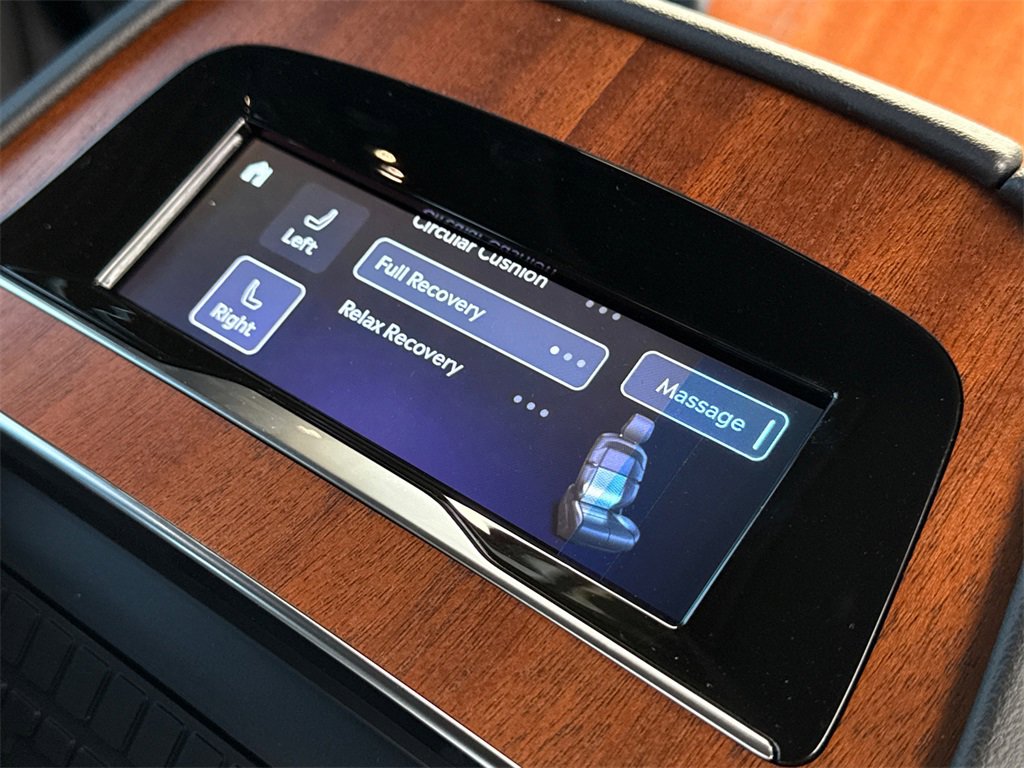 New 2025 Lincoln Navigator Black Label image 18